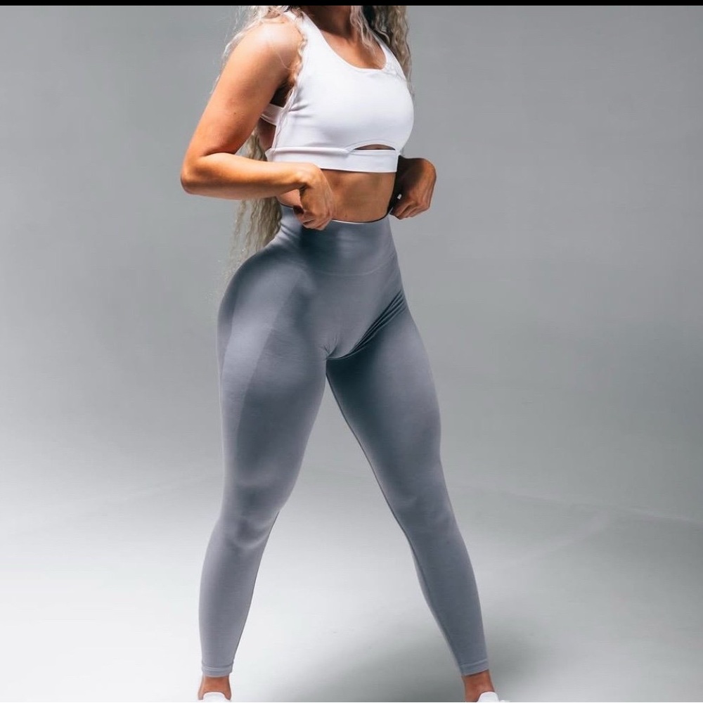 Alphalete Amplify medium grey leggings